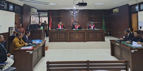 Ada Intervensi Pihak Ketiga, Sidang Gugatan Rektor UGM Cs Terkait Dugaan Ijazah Palsu Jokowi Ditunda