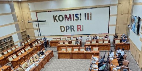 VIDEO: Panas! Komisi III Soroti Kasus Eks Kapolres Ngada: Jangan Kasih Celah, Hajar Sikat Habis!