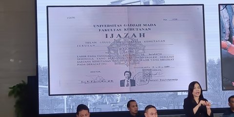 VIDEO:  Terungkap Perbedaan Foto Jokowi saat Daftar & Lulus Fakultas Kehutanan UGM di Kasus Ijazah