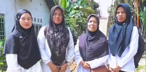 Masih Ingat Viral Guru Seberangi Jembatan Gantung Rusak? Kini Mereka Malah Minta Maaf
