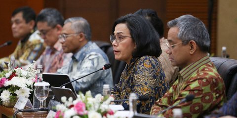 FOTO: Menkeu Sri Mulyani Umumkan Kinerja APBN Catatkan Surplus Rp4,3 Triliun pada April 2025