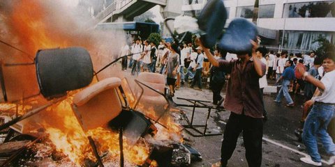 Mengenang Tragedi Mei 1998, Ini 5 Cara Memulihkan Diri dari Luka Batin yang Belum Sembuh