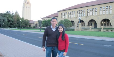 Annisa Pohan Mengulang Pose Foto 16 Tahun Lalu di Stanford, Dulu Harapan Kini Hati yang Tenang