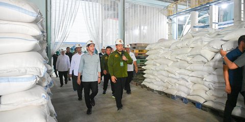 Gibran Kunjungi Pabrik yang Bisa Produksi Beras 300 Ton Per Hari