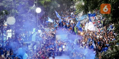 Gagahnya Kendaraan Persib saat Konvoi Juara BRI Liga 1