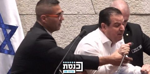 Detik-Detik Anggota Parlemen Israel Diseret Petugas Keamanan Saat Berpidato Keras Bela Gaza