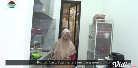 4 Potret Dapur Sederhana Putri D'Academy, Tak Terlalu Luas - Kulkas 'Sultan' yang Isinya Bikin Melongo