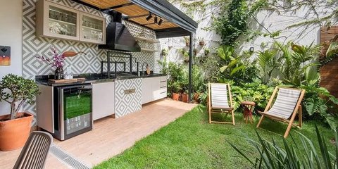 Desain Dapur Terbuka Belakang Rumah Minimalis di Tahun 2025