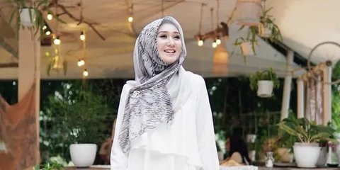 Cara Melipat Jilbab Segi Empat Agar Dipakai Tetap Rapi, Begini Langkahnya