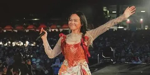 5 Potret Artis Tampil Cantik Anggun dala Balutan Wastra Indonesia, Ada Yura Yunita hingga Ayu Ting Ting