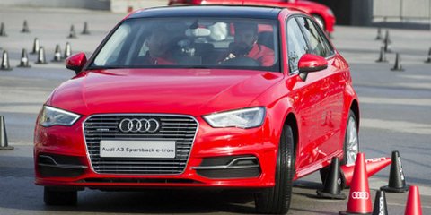 7 Panduan Aman Mengemudikan Mobil untuk Pemula