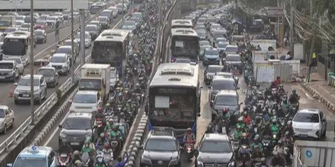 Bukan Karena Kedatangan Presiden Macron, Polisi Ungkap Biang Kerok Macet Parah di Jakarta