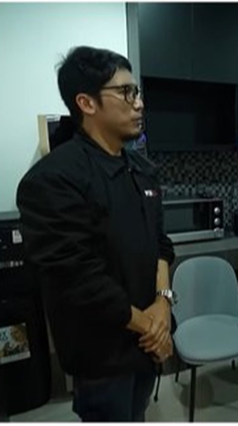 6 Potret Dapur Desta Usung Konsep Open Space, Modern Usung Nuansa Hitam - Ada Ruang Tersembunyi