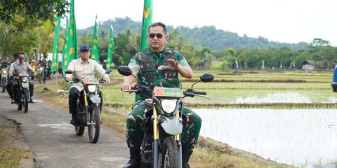 VIDEO:  Kasad Jenderal TNI Maruli Depan DPR 