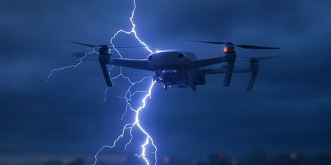 Jepang Uji Drone Pemancing Petir, Tahan Sambaran Listrik