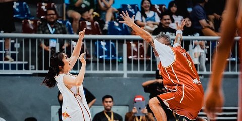 Aksi Gading Marten dan Gisel saat Tanding di Lapangan Basket, Tak Lupa Ajak Gempi