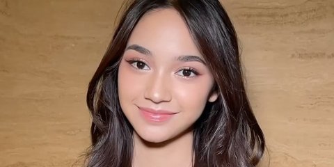 5 Potret Terbaru Sidney Anak Cut Tari Tampil dengan Makeup Flawless, Cantiknya 11 12 dengan Sang Mama