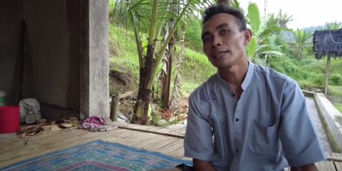Damai dan Nyaman, Pegawai BUMN Pilih Hidup di Tengah Sawah Sambil Buka Warung Kopi