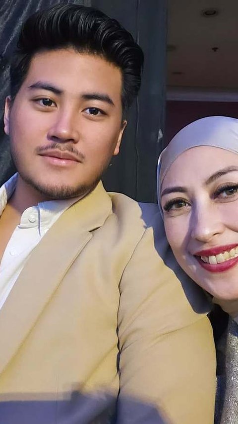 Plek Ketiplek Adjie Pangestu, 5 Potret Terbaru Rafi Anak Annisa Trihapsari Makin Ganteng & Jadi Creative Manager
