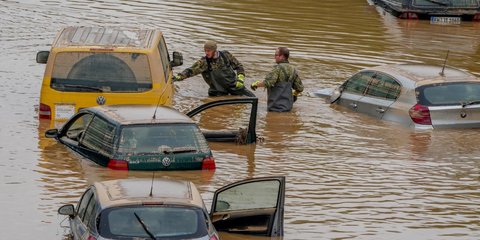Setelah Dilanda Kebakaran Hebat, Israel Kini Diterjang Banjir Besar