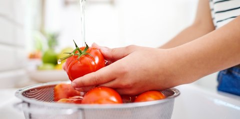 Cara Alami Hilangkan Pestisida dari Buah dan Sayur Pakai Bahan Ajaib di Dapur, Makanan Jadi Lebih Sehat dan Bergizi