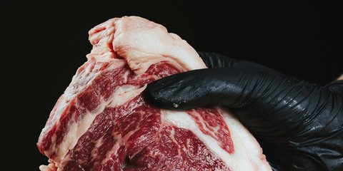 Daging Bebas Bau Belum Tentu Aman, Cek Dulu Ciri Kerusakannya!