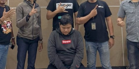 VIDEO: Ini Tampang Remaja Pelaku Begal Lebak Bulus, Lesu Tangan Diborgol saat Ditangkap Polisi