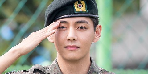 20 Sorotan Tak Terlupakan dari Waktu Wajib Militer V BTS, Dari Album Laris, Duet Legendaris, hingga Aksi Sosial yang Menyentuh Hati