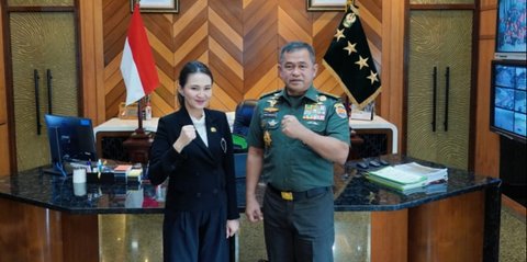 Gubernur Cantik Sherly Temui Kasad Maruli, Ngobrol Penting Penampilannya bikin Salfok