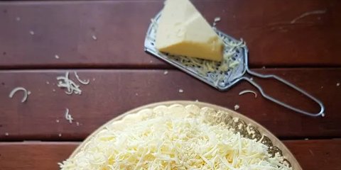 Penelitian Ungkap Makan Keju Bisa Sebabkan Kanker Usus Besar