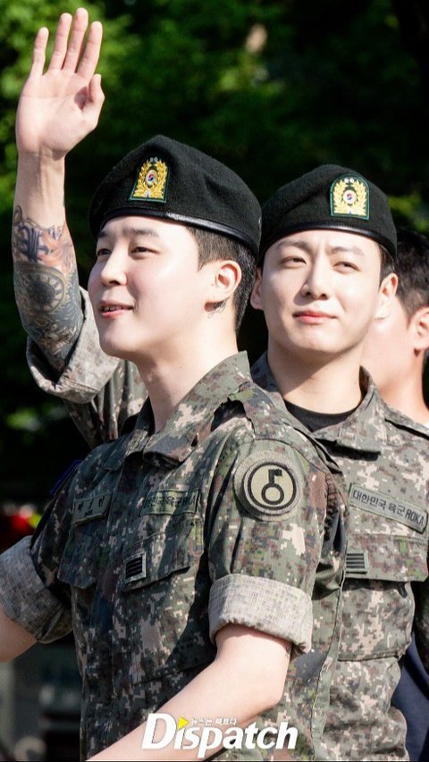 Akhirnya Pulang! Jimin dan Jungkook BTS Resmi Lulus Wamil, Sapa ARMY dengan Senyum Malu-Malu dan Gestur Kagok
