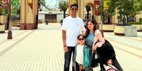 Potret Gaya Sporty Tasya Kamila Liburan ke Universal Jepang Bareng Anak-Anak dan Sang Suami, Tampil Feminim Sambil Tenteng Tas Mewah