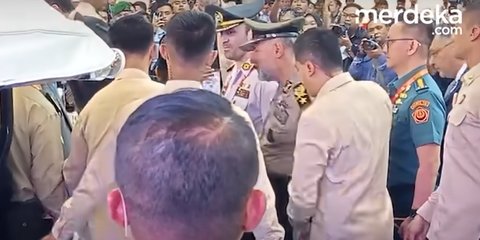 Momen Paspampres Didorong Prabowo Sampai Nunduk Minta Maaf, Gara-Gara Tepis Tangan Jenderal Turki saat Ingin Foto