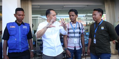 Alasan Wali Kota Surabaya Segel Parkiran Minimarket yang Tak Sediakan Juru Parkir Resmi