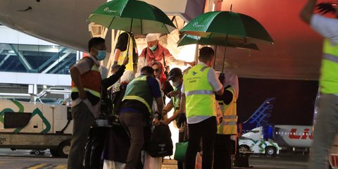 Kisah Haru Nurdin, Berangkat Haji Berdua Pulang Hanya Bawa Koper Bertuliskan Nama Ibunda