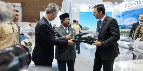VIDEO: Prabowo Menggebu-gebu Pidato Keras Ungkit Penjajahan di Indo Defence 2025