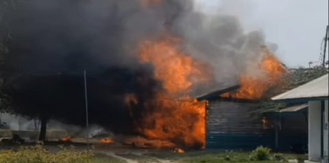 Buntut Pembakaran Rumah Karyawan PT SSL di Siak, 8 Diamankan dan 4 jadi Tersangka