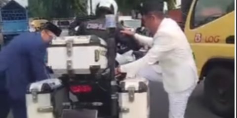 VIDEO: Tegang Dedi Mulyadi Lari Nebeng Motor Polisi Terobos Macet Bogor Demi Acara Prabowo di Unhan