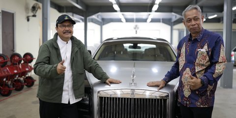 Kemensos Lelang Mobil Mewah Rolls-Royce, Gus Ipul Sebut Hasil Lelang Jadi Rumah untuk Keluarga Miskin