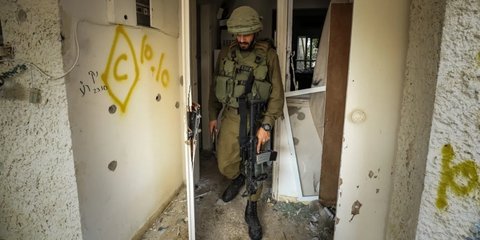 Wisata ke Athena Usai Ikut Genosida di Gaza, Tentara Israel ini Diusir & Dicaci Maki di Tempat Umum