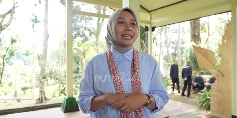 Wabup Garut Senyum Manis saat Sambangi Candi Cangkuang ada Buku Ilmu Pelet dari Kulit Kayu 'Kita Hafalkan Dulu ya'