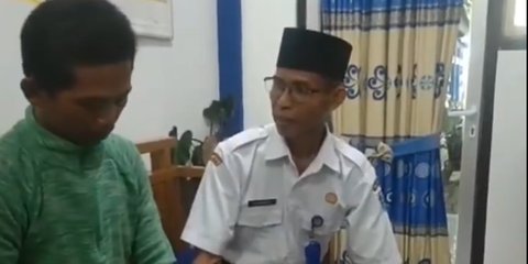 Kronologi Guru SMP di Demak Naik Meja & Tendang Muka Siswa Gara-Gara Murid Asyik Bersiul, Berujung Disanksi