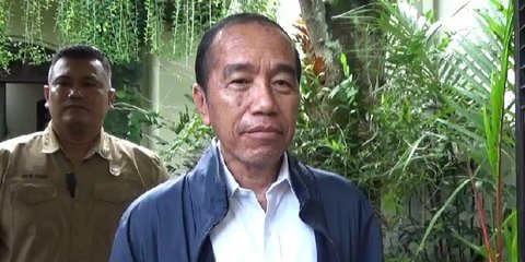 Santainya Jokowi Tanggapi Gugatan Intervensi Teman SMA Ditolak Hakim