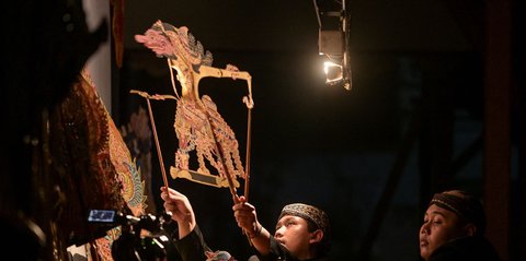 FOTO: Pentas Dalang Muda untuk  Menumbuhkan Rasa Cinta Wayang Kulit kepada Generasi Muda
