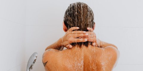 Waspada! Ini 5 Golongan Orang yang Tidak Dianjurkan Mandi Air Dingin