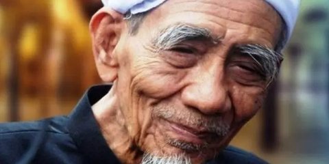 50 Kata Bijak Mbah Maimun Zubair Bahasa Jawa yang Inspiratif, Lengkap Disertai Artinya