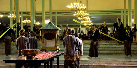 Tradisi Kuliner di Malam 1 Suro, dari Bubur Suro hingga Nasi Tumpeng yang Memiliki Filosofi Lebih dari Sekadar Makanan