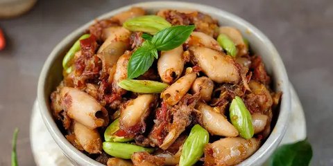 5 Resep Sambal Cumi Pete, Sensasi Pedas Gurih yang Menggoda Selera
