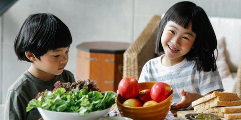 7 Cara Ampuh Hindarkan Anak dari Junk Food: Trik Jitu Para Orang Tua!
