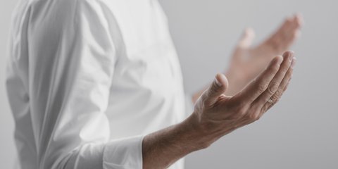 Cara Memimpin Doa Syukuran Islam yang Baik, Khusyuk dan Menyentuh Hati